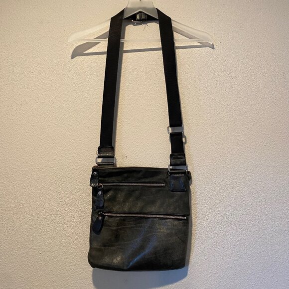Margot Black Leather Saddlebag Purse with Zip Closure and Wide‎ Straps - Picture 1 of 6